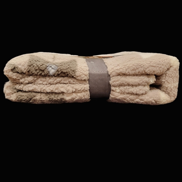 NWT Coleman Blanket Sherpa Reversible Throw Plush Camping Comfort / Aztec - Picture 4 of 6